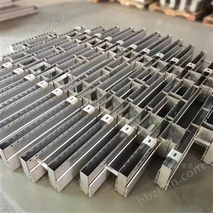 不銹鋼槽盤式液體分布器