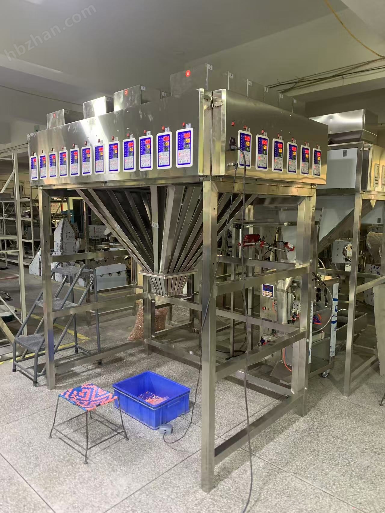 638956901827702509523.jpg 24頭拼豆豆軟陶片顆粒分裝機微電腦控制現(xiàn)貨